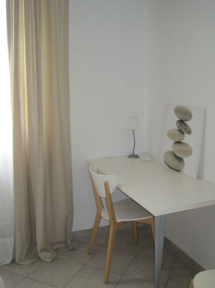 vue coin bureau chambre T2 estaque location saisonnière