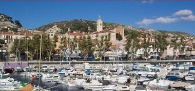 location saisonniere T2 l`Estaque Marseille vue du port